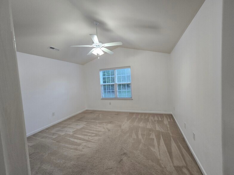 Building Photo - 6522 Ashebrooke Dr