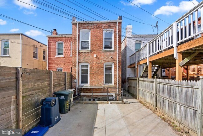 Building Photo - 1641 4th St NW