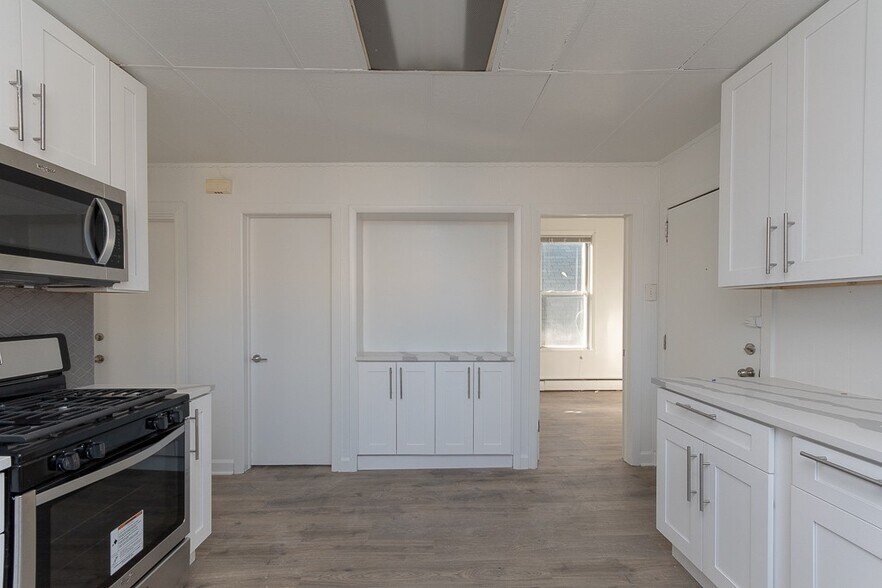 Building Photo - 3736 W Wabansia Ave