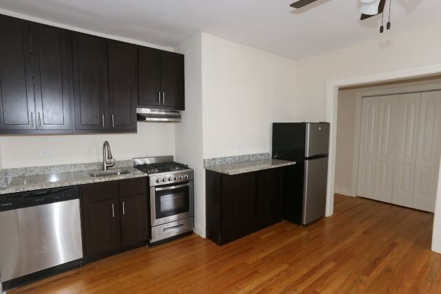 Building Photo - 615 W Patterson Ave