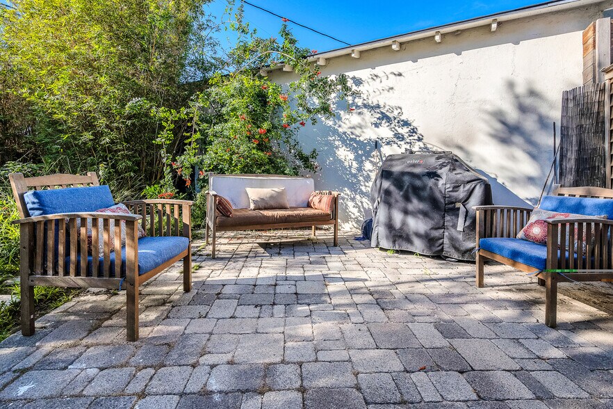 Building Photo - 8207 Stewart Ave