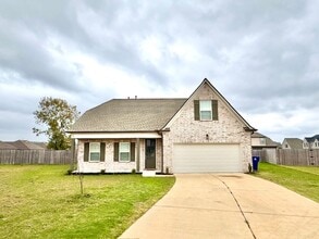 Building Photo - LakesideCv5434