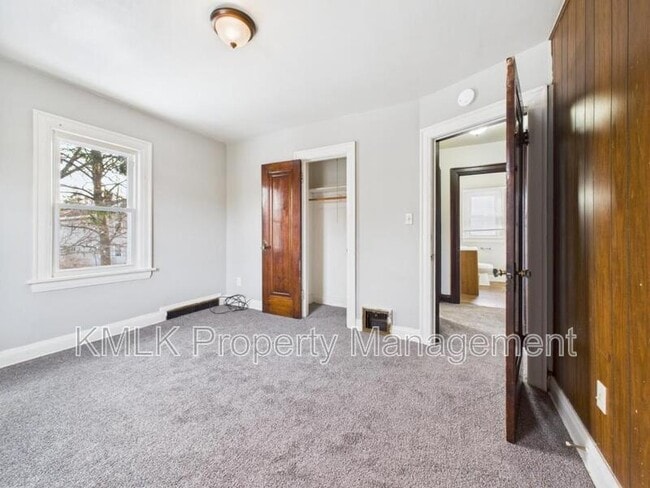 Building Photo - 918 Peckham St