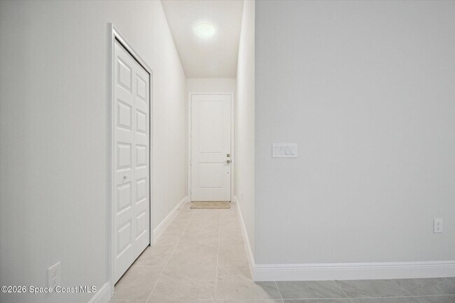 Building Photo - 918 Algardi St SE