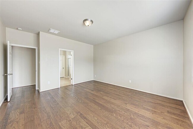 Building Photo - 11512 Shadow Creek Dr