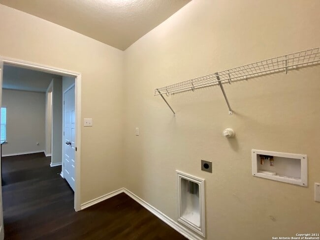 Building Photo - 491 Hunters Rnch E