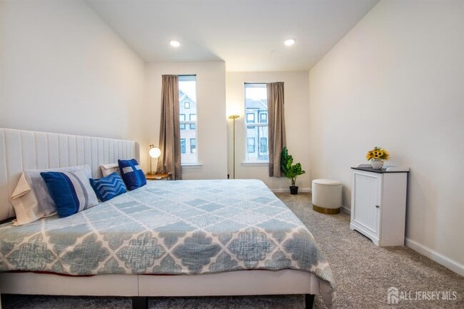 Building Photo - 222 Jessie Pl