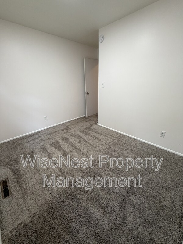 Building Photo - 11724 Fremont Ave