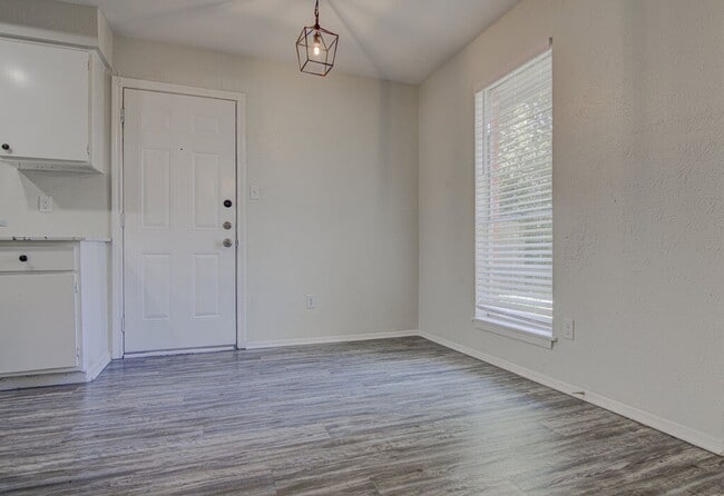 Building Photo - 5301 Indio Cir