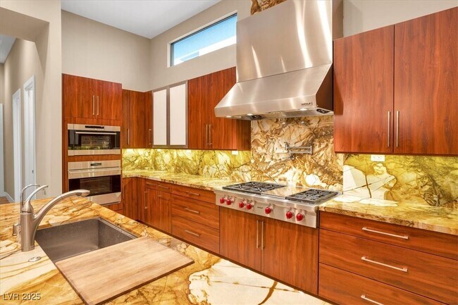 Building Photo - 32 Hunting Horn Dr