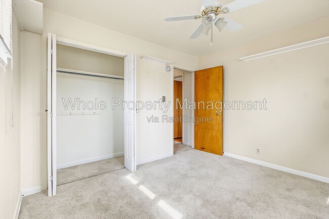 Building Photo - 1406 E 108th Pl