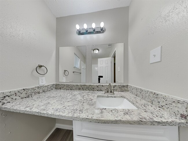 Building Photo - 12219 Lennox Gardens Dr