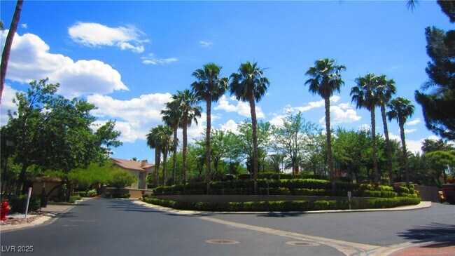 Building Photo - 2050 W Warm Springs Rd