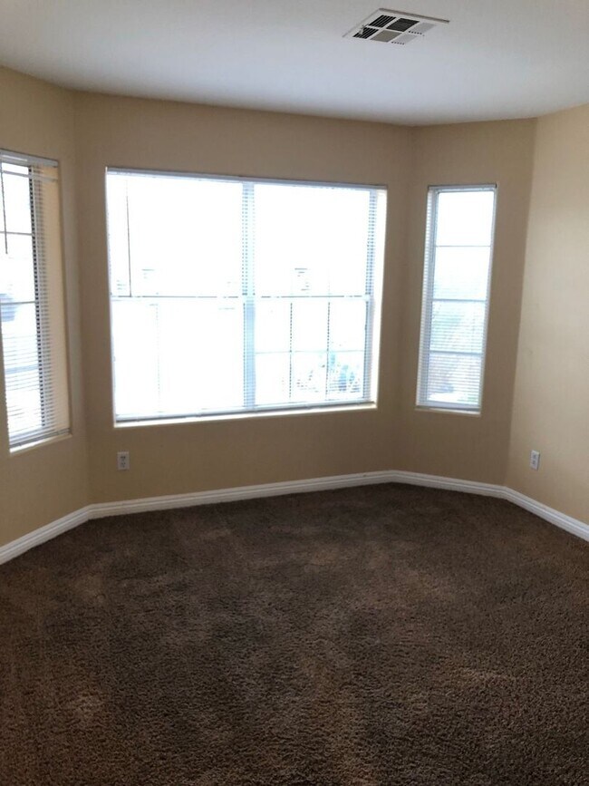 Building Photo - Single Story home in Northshore!