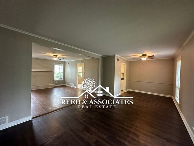 Building Photo - Charming Raleigh Home