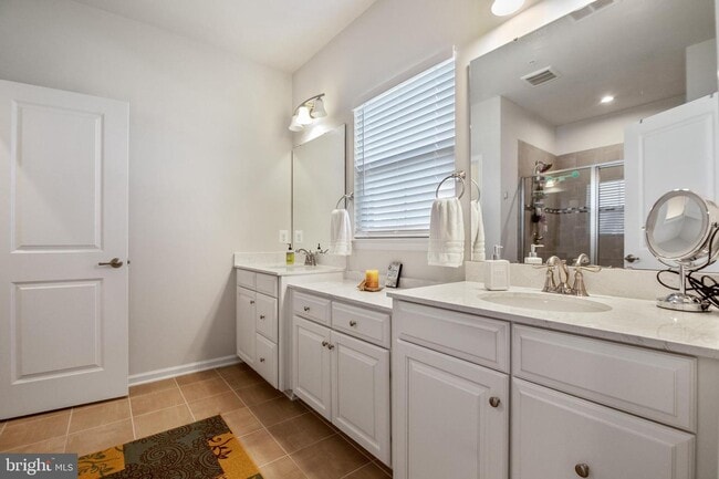 Building Photo - 7843 Otterbein Way