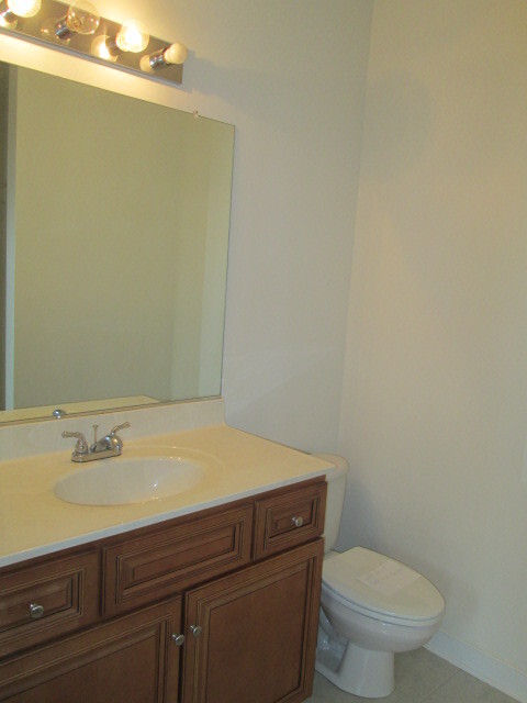Building Photo - Brick-Front West End 4 Bed, 3 Full Bath To...
