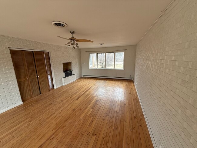 Building Photo - 3336 Overland Pass