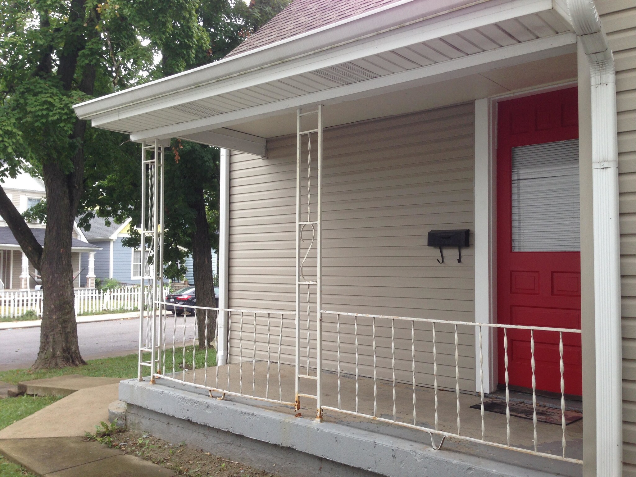 Front Porch - 1613 Fletcher Ave