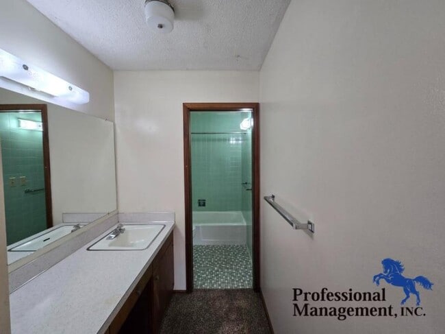 Building Photo - 1 bedroom in Billings MT 59101