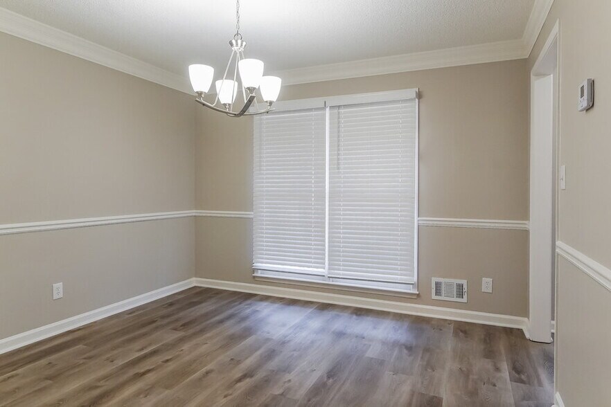 Building Photo - 2981 Sutton Dr SW