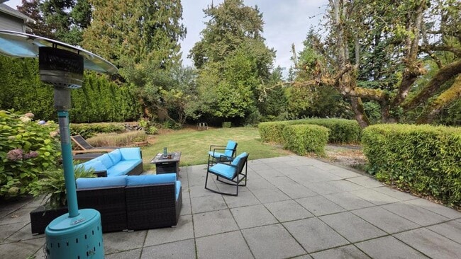 Building Photo - 10632 SE 4th St