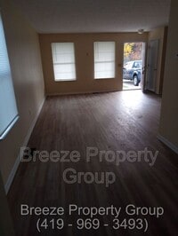 Building Photo - 244 Knower St