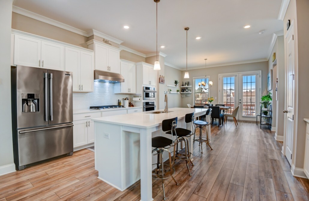 Huge island in center of main floor and 10 foot ceilings - 3768 Duke Center Way