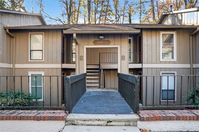 Primary Photo - 8740 Roswell Rd