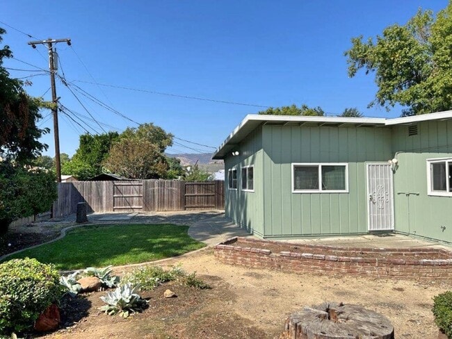 Building Photo - Renovated 3 Bedroom One Story *Vacaville *Pets Negotiable