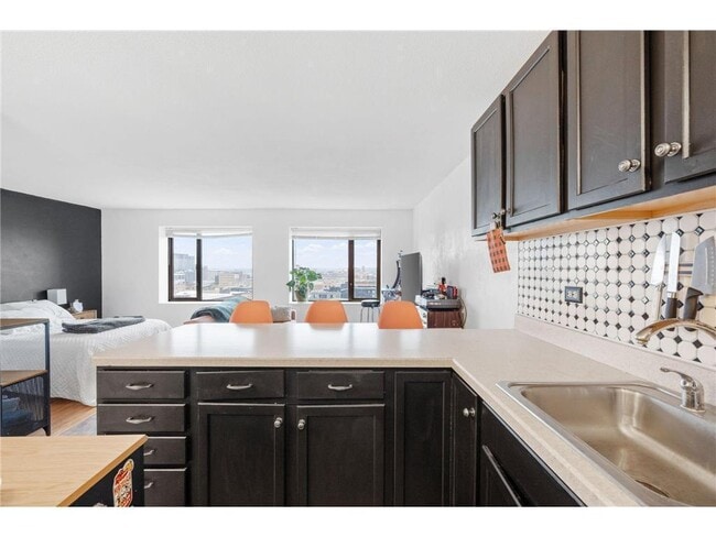 Building Photo - 15 S 1st St