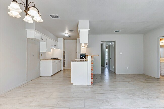 Building Photo - 5318 Botany Ln