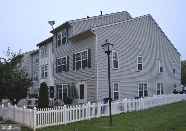 Building Photo - 13850 Crosstie Dr