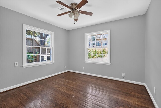 Building Photo - 1409 Wycliffe Dr