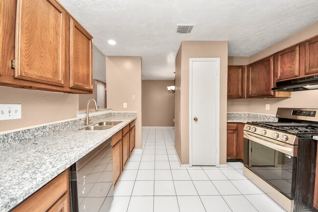 Building Photo - 16423 Monte Carlo Ln