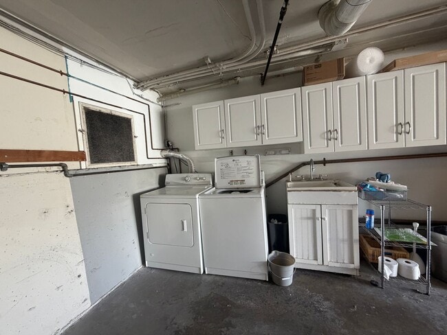 Building Photo - 32 Perego Terrace