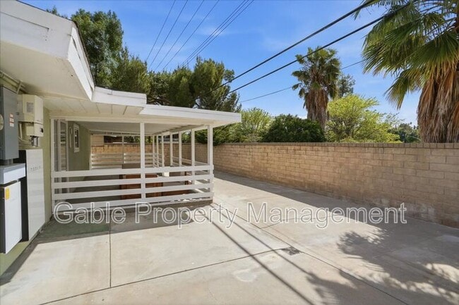 Building Photo - 27453 Santa Clarita Rd