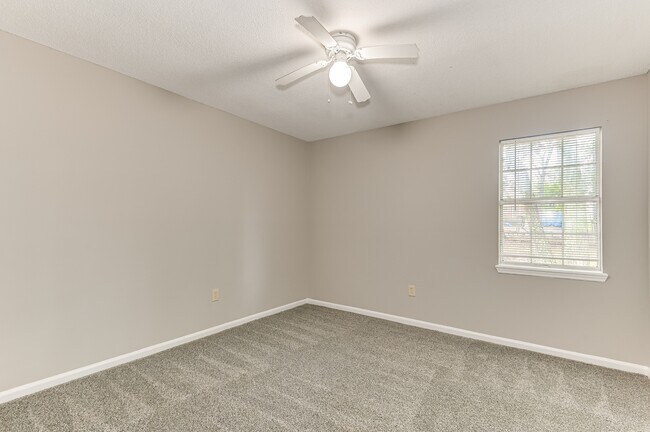 Building Photo - 2960 Glenn Hills Dr