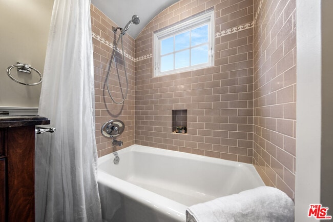 Building Photo - 5918 Canyon Cove