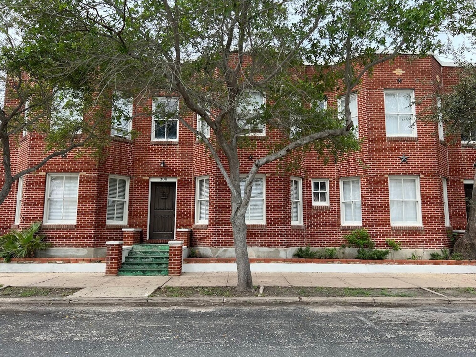 Building Photo - 306 Power St