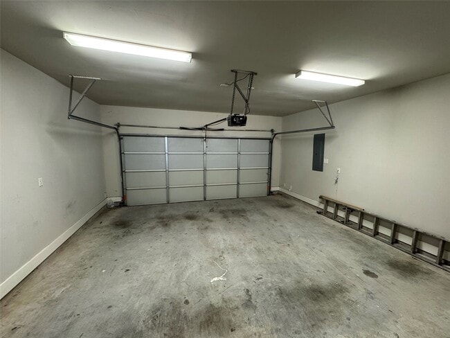 Building Photo - 1615 Milby St