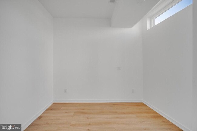 Building Photo - 710 Kennedy St NW