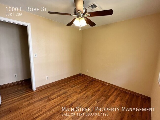 Building Photo - 1000 E Bobe St
