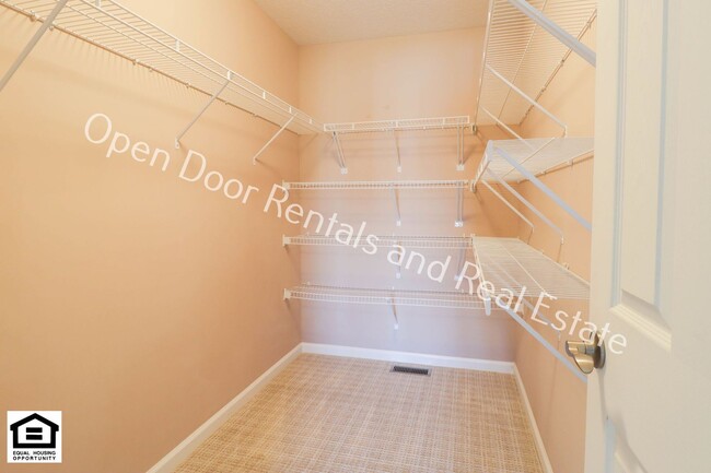Building Photo - ***$500 off 1st months rent!**** 3 bedroom...