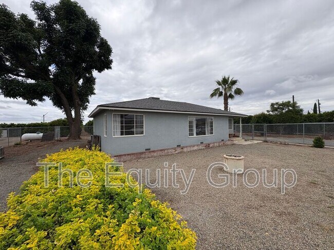 Building Photo - 14519 Avenue 416