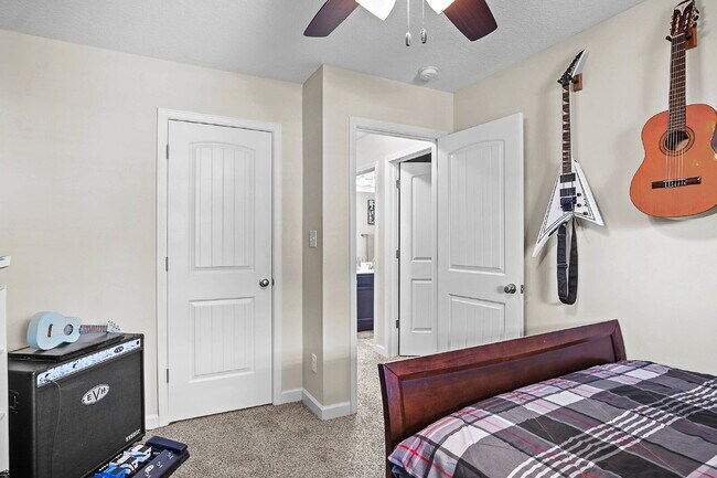Building Photo - Charming 3-Bedroom Home with Bonus Room in...