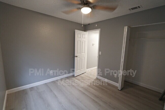 Building Photo - 1810 E 143rd Ave