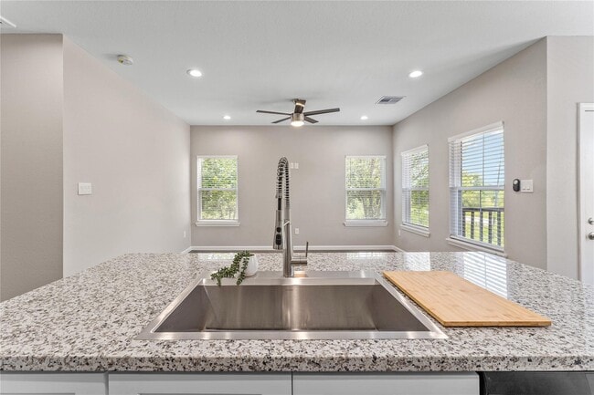 Building Photo - 5214 Jezebel St