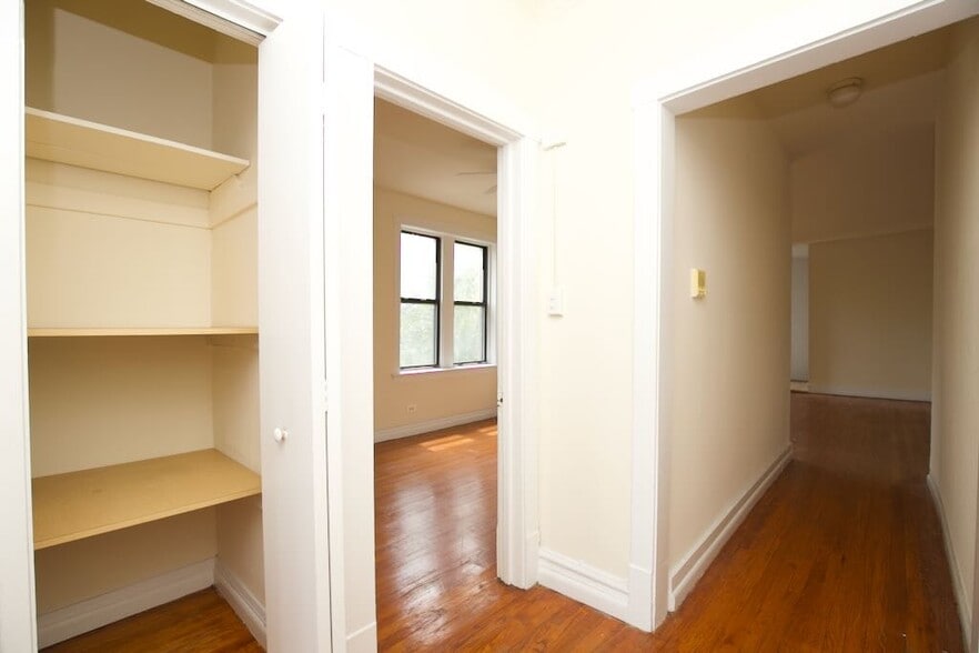 Building Photo - 1530 N Kedzie Ave
