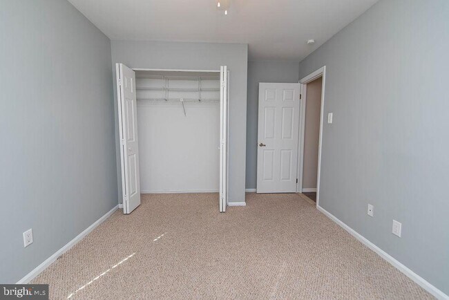 Building Photo - 239 Oakridge Dr